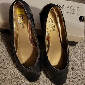 Hush Puppies Lanie Pump, NIB, Size 6.5